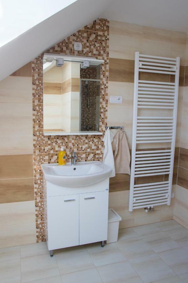 Apartman U Fuxu Zleby Luaran gambar