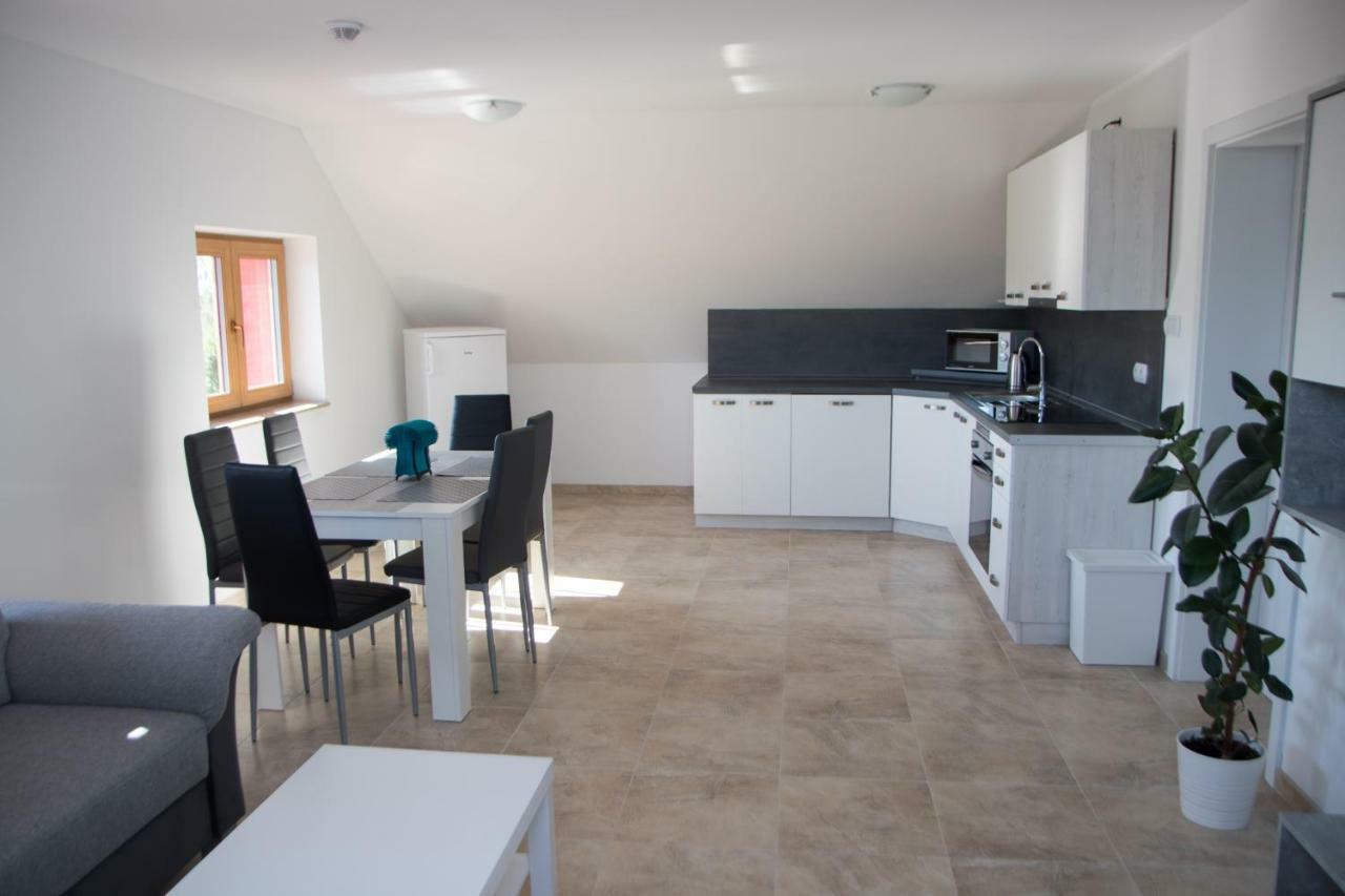 Apartman U Fuxu Zleby Luaran gambar