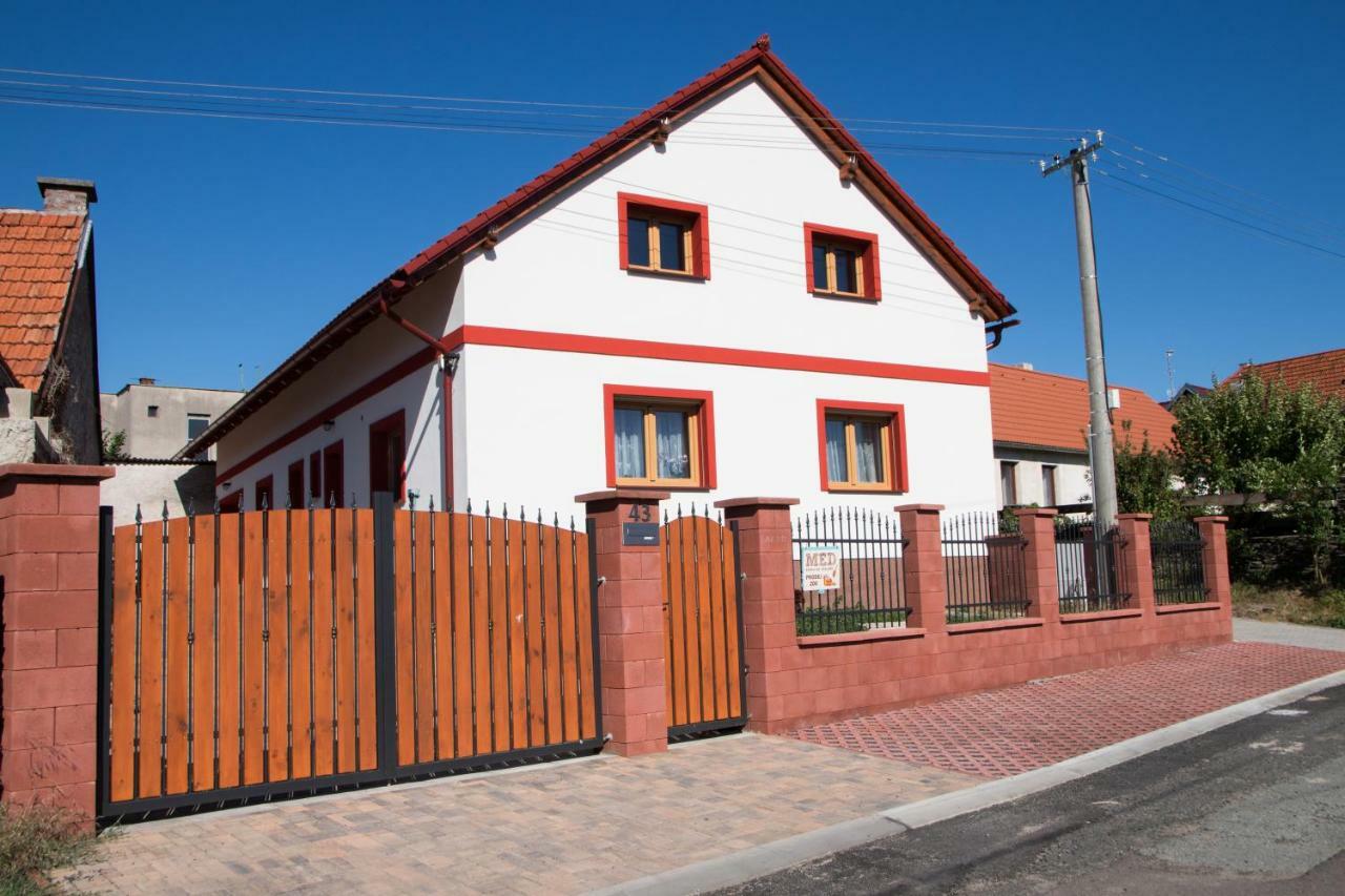 Apartman U Fuxu Zleby Luaran gambar